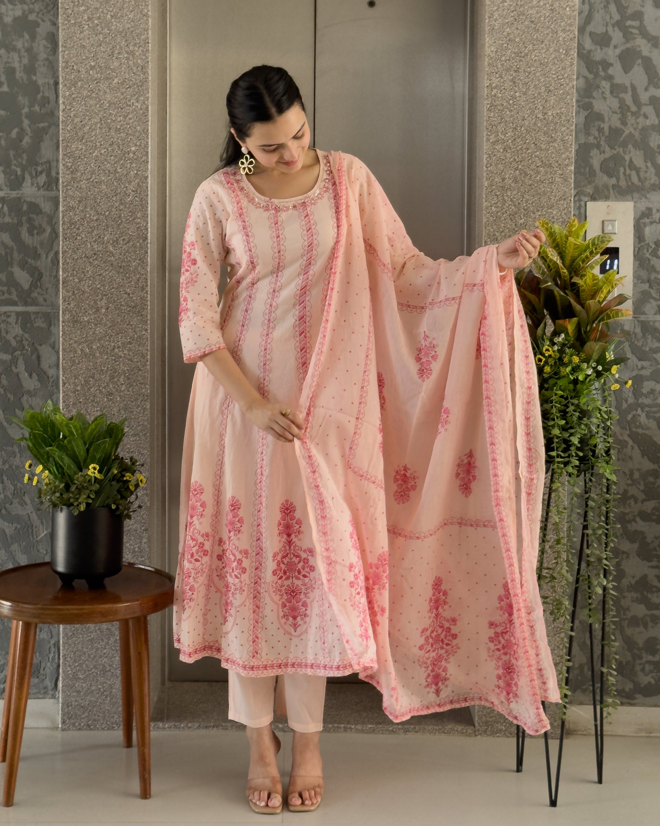 Baby Pink A-Line Round Kurta Pant Set With Dupatta