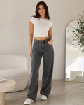 Trendy wide-leg jeans