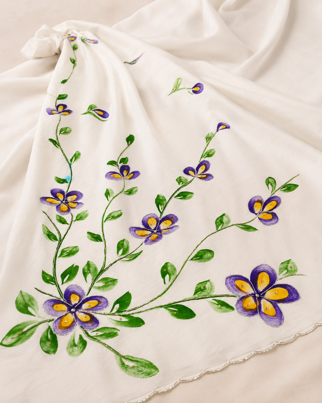 🤍Beautiful Floral Print White Saree🤍